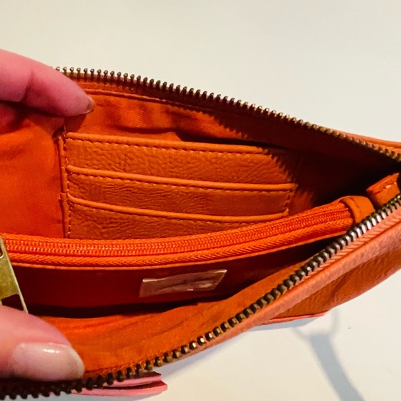 Universal Thread Wallet - Picture 7 of 8